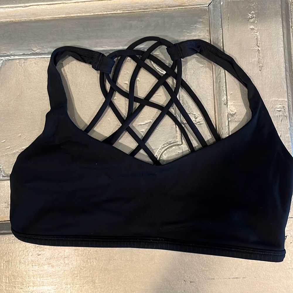 LULULEMON free to be wild Sports bra size 6
